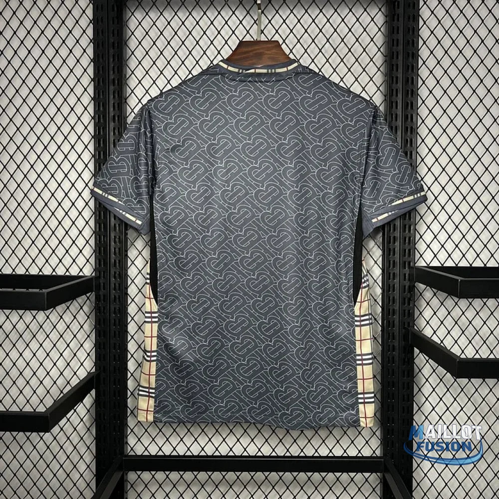 Maillot Angleterre foot concept Burberry 2024 2025
